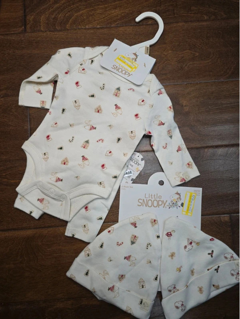 Newborn brand new snoopy, christmas outfit item 408G6